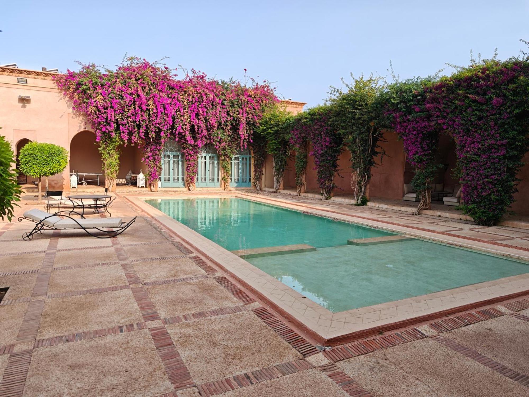 Marrakech, 7 Harmonia, Pour 6 Personnes Avec Piscine Privee Casa de férias *