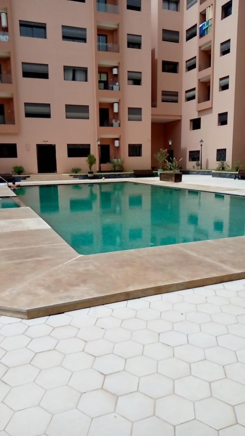 Center Flat With 2 Pools *
