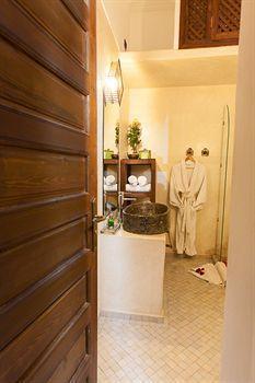 Les Ammonites And Riad 4*