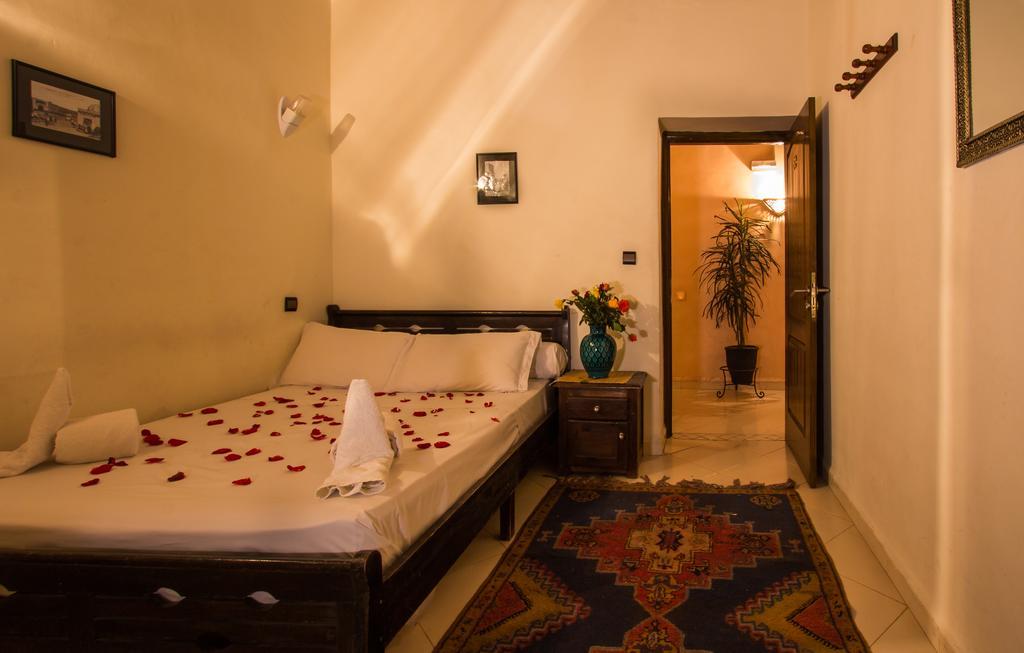 Amira Et Hotel