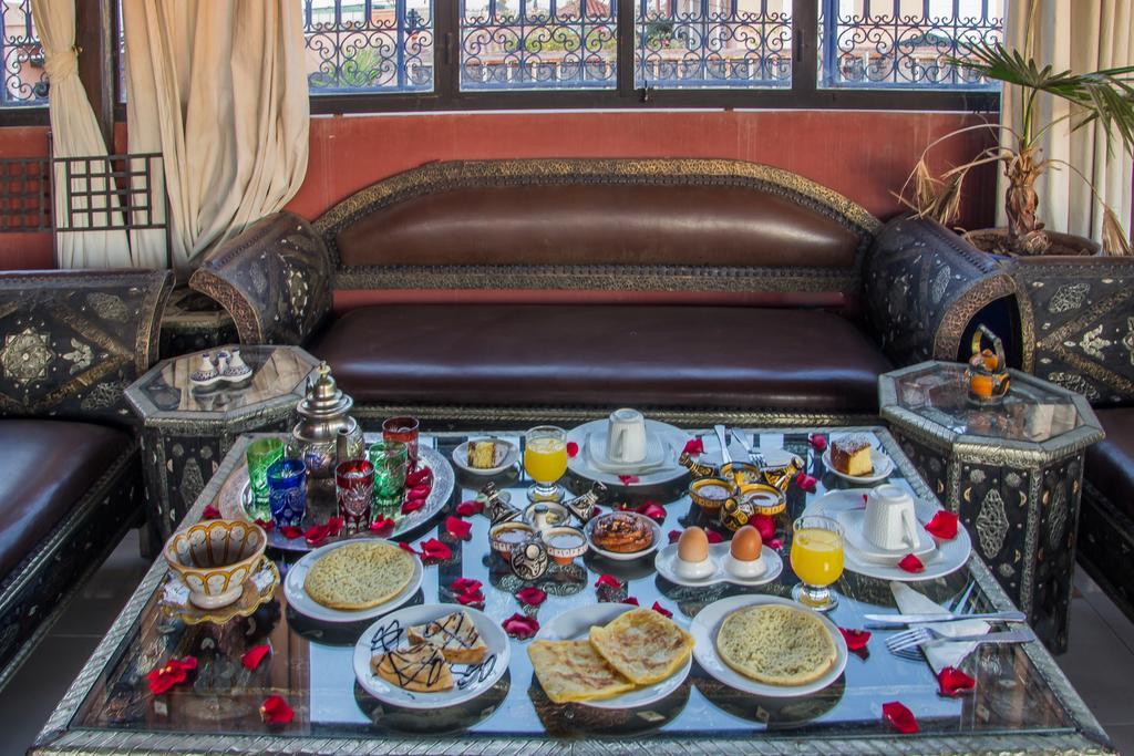 Amira Et Marrakesh
