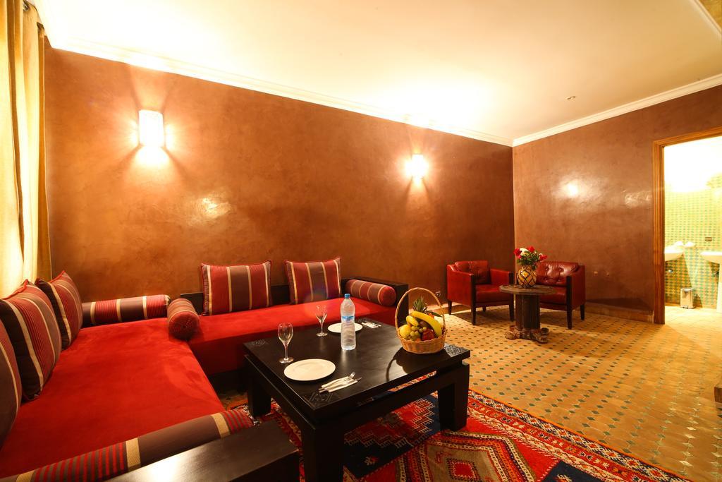 M & Boutique 4*