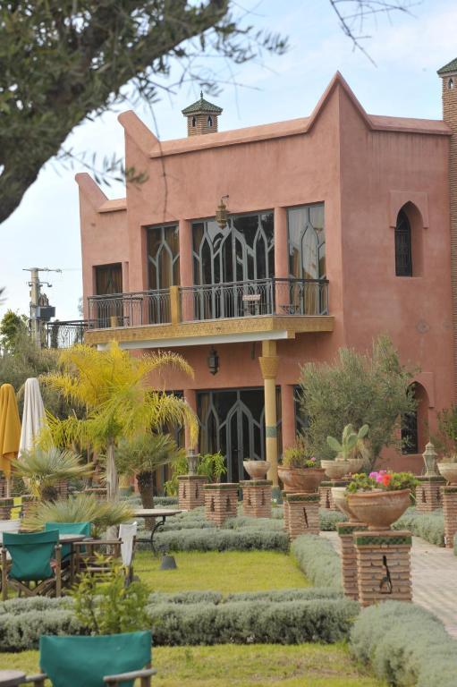 Twama Hotel 2*