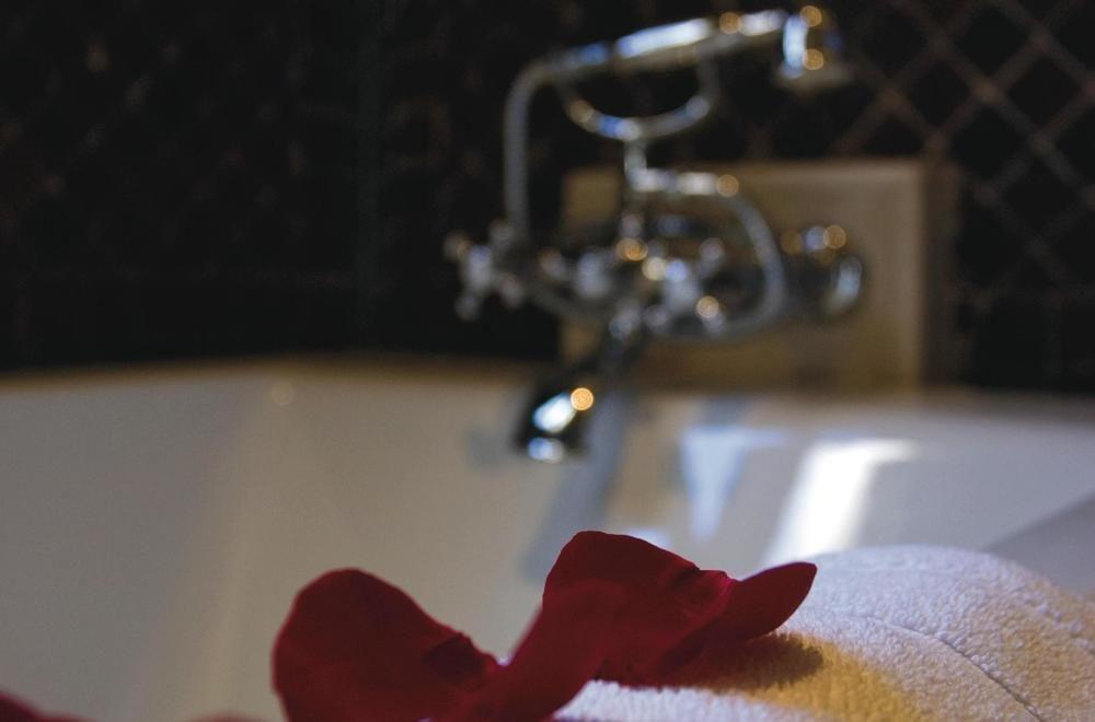 Les Deux Tours Hotel 5*