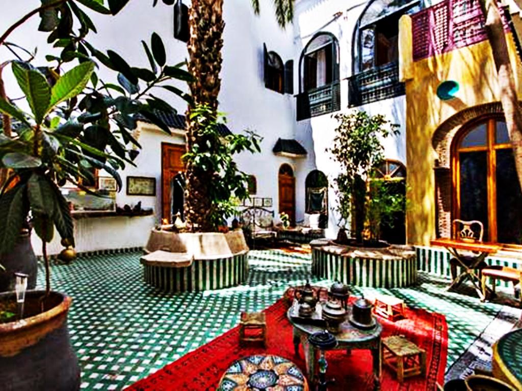 O Ly Riad 3*