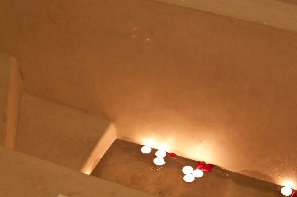 Riad Des Eaux Et Des Epices 2*