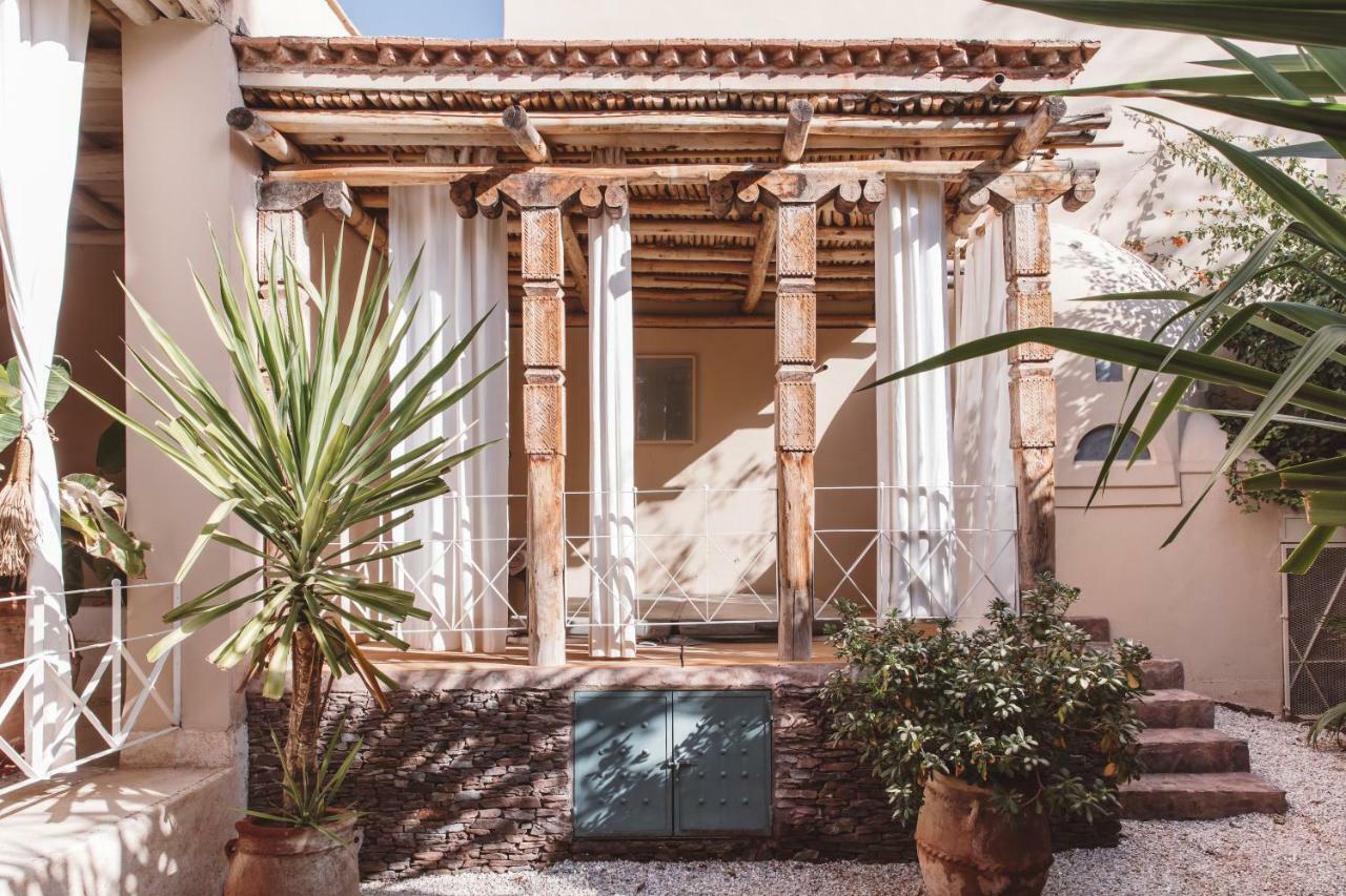 Les Deux Tours Hotel