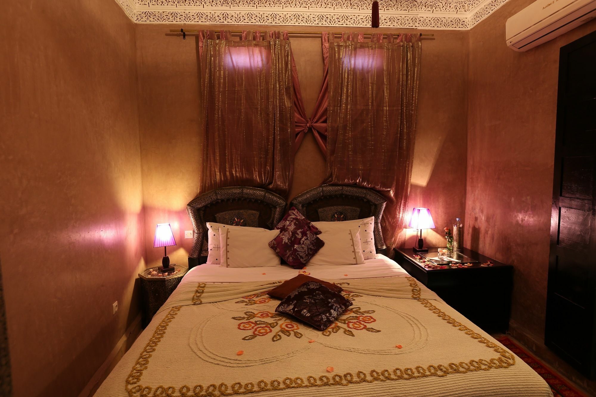 Samira Group & Riad 3*